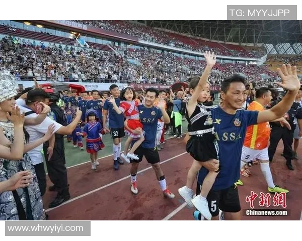 香港足球明星队组合展现团结力量与竞技精神的精彩瞬间